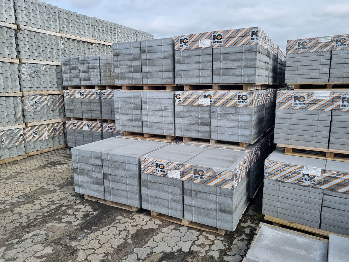 Soldaterfliser fra FC Beton – holdbare og dekorative fliser til indkørsel og terrasse