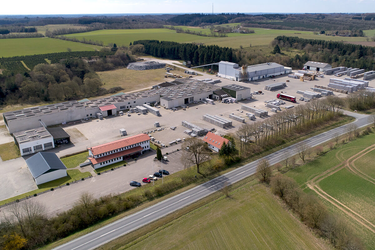 FC Beton i Gadbjerg – produktion af betonfliser, blokke og færdigbeton i Sydjylland