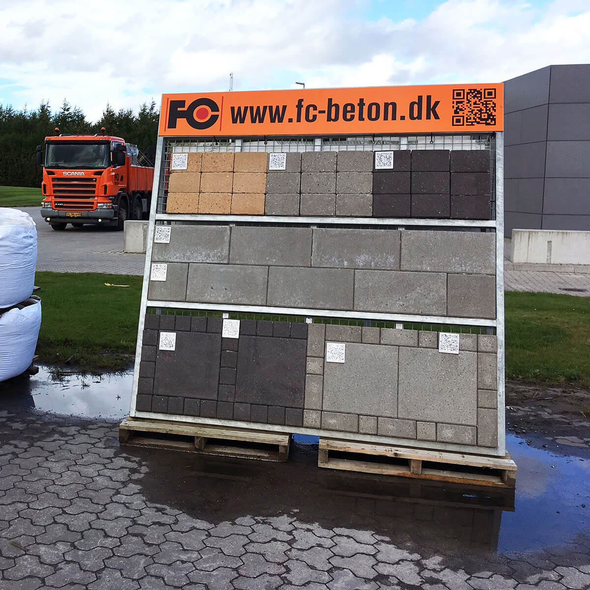 Udstillingsfliser fra FC Beton – inspiration til terrasse og udendørs belægning med betonfliser