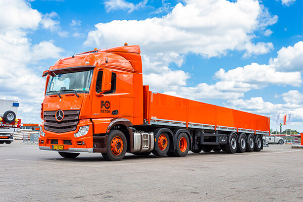 FC Beton lastbil til levering af materialer