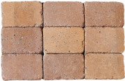Herregårdssten til kantafgrænsning måler 14x21x14 cm. Løvfarvet herregårdssten