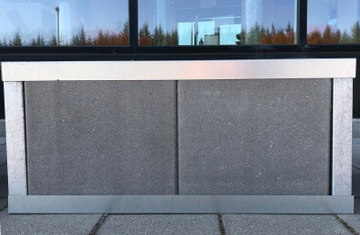 Plantekasse med 2x2 havefliser Plantekasse med 2x2 havefliser